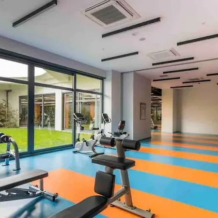 Luxurious Three-bedroom House With 24/7 Security Estambul
