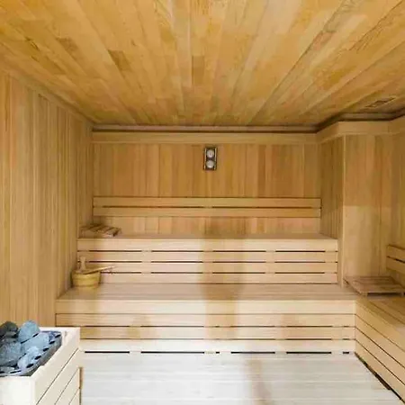 Apartamento Luxurious Three-bedroom House With 24/7 Security