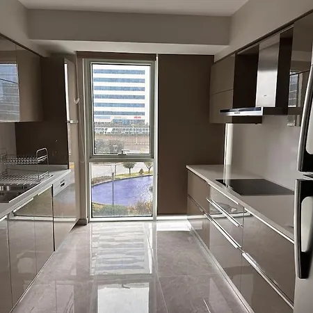 Apartamento Luxurious Three-bedroom House With 24/7 Security Estambul