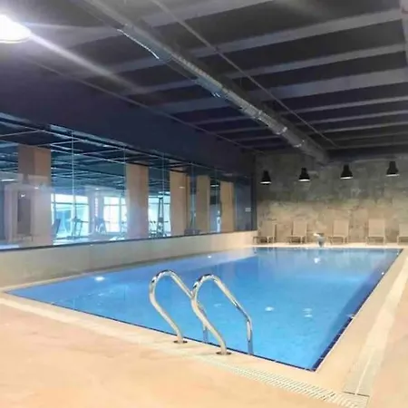 Apartamento Luxurious Three-bedroom House With 24/7 Security *