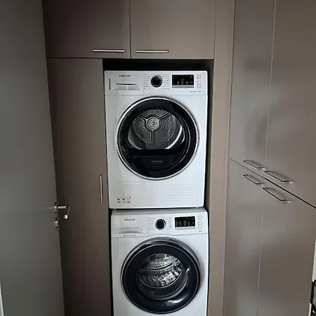 Apartamento Luxurious Three-bedroom House With 24/7 Security Estambul