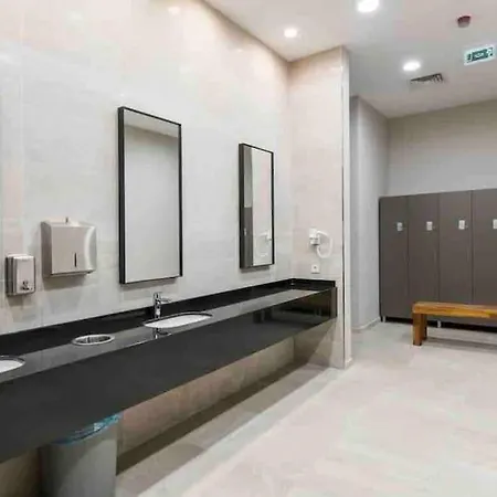 Apartamento Luxurious Three-bedroom House With 24/7 Security