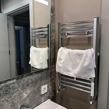 Luxurious Three-bedroom House With 24/7 Security * Stambuł