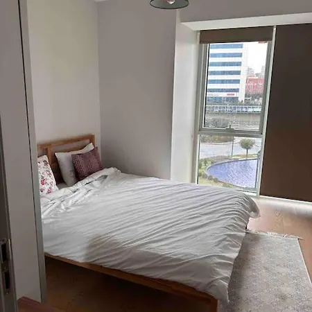 Lejlighed Luxurious Three-bedroom House With 24/7 Security